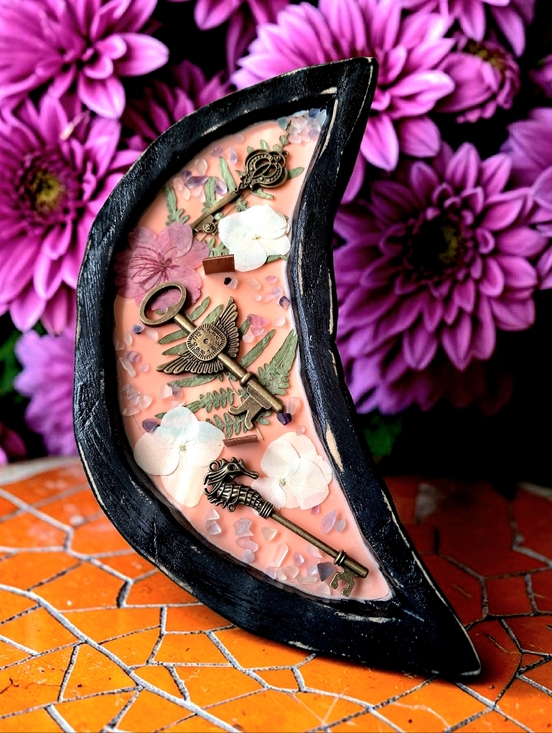 Wicked Worthy Other - Hand Crafted , Wicked Worthy Wax, Gate Keys wooden moon candle
